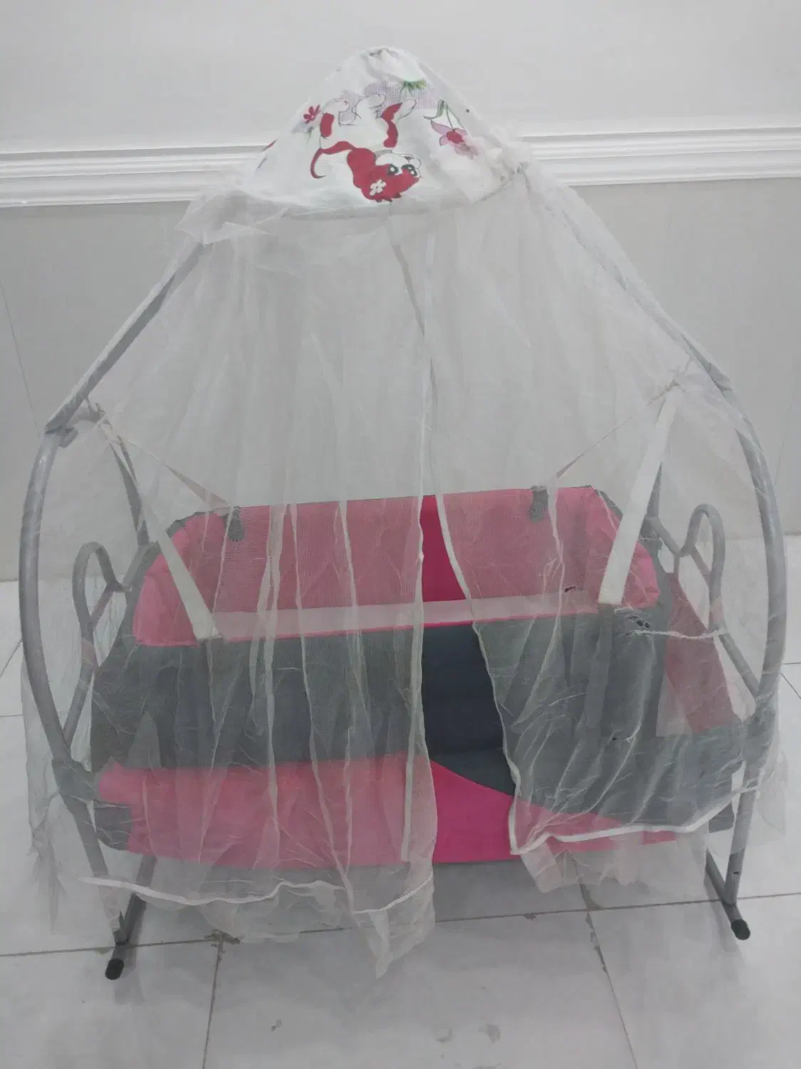 گهواره و تخت نوزاد|تخت و صندلی بچه|اهواز, فاز ۲ پادادشهر|دیوار