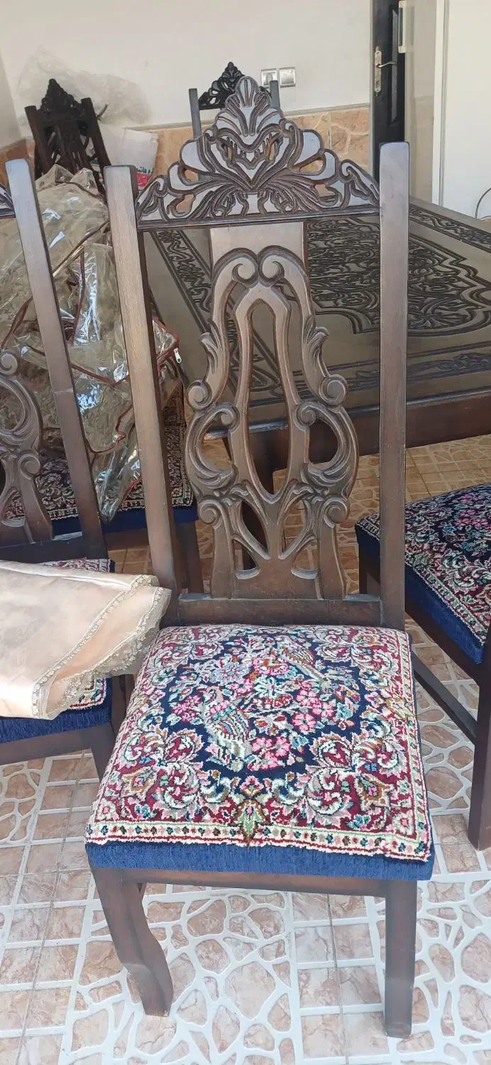 میز نهار خوردی قالی|میز و صندلی غذاخوری|رفسنجان, |دیوار