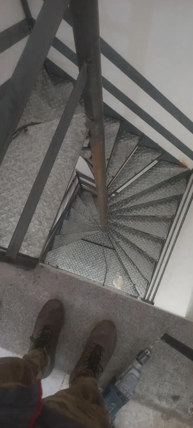 پله دوبلکس و سقف شیروانی|خدمات پیشه و مهارت|خزل, |دیوار