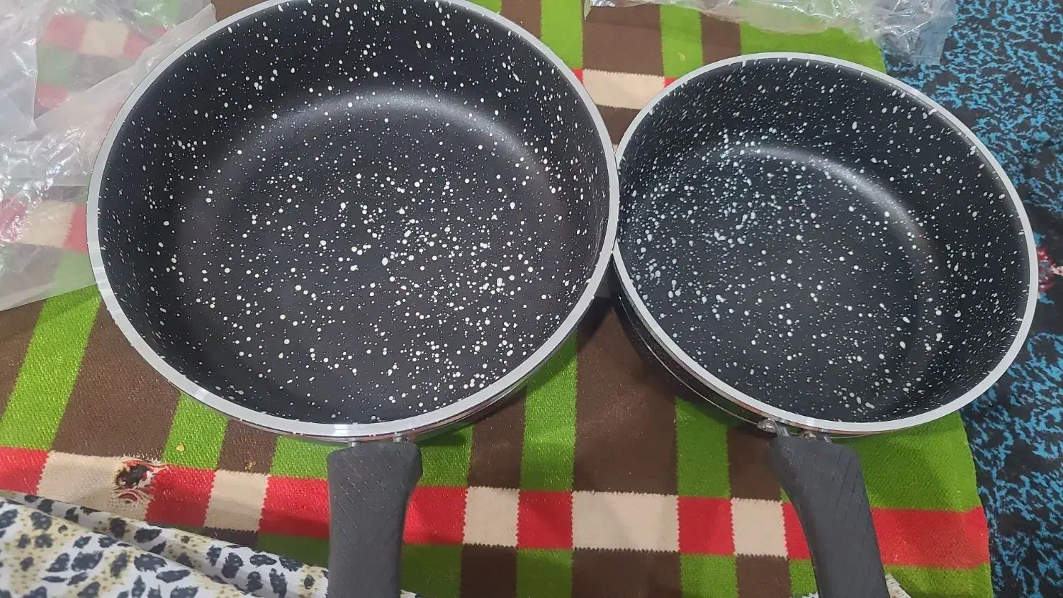 ماهیتابه تفلون ۳تیکه و قابلمه های روحی ۴تیکه|ظروف پختوپز|آمل, |دیوار