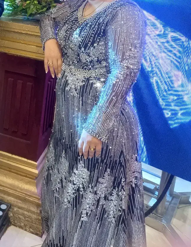 لباس مجلسی در حد نو|لباس|ری, علایین|دیوار