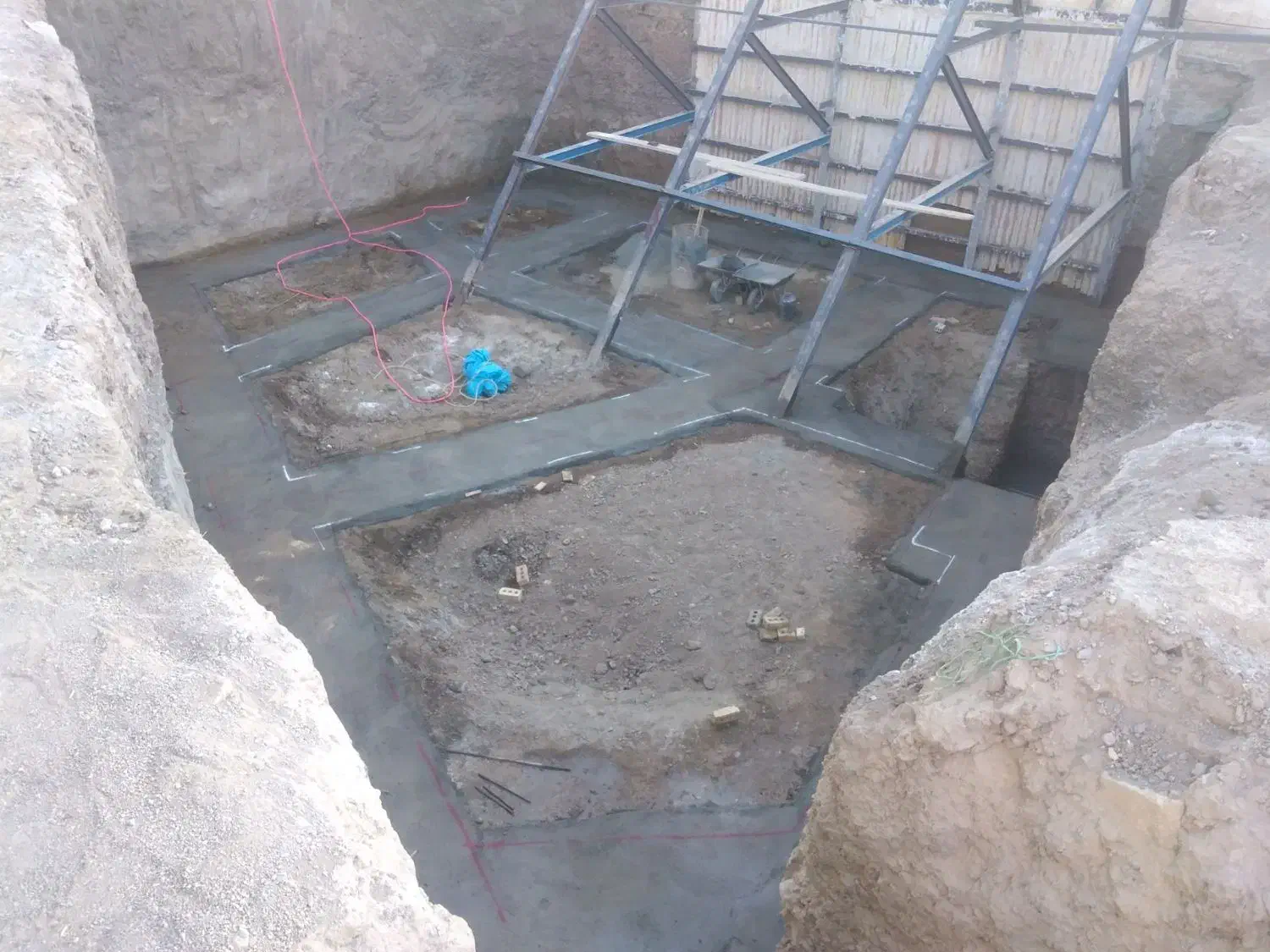 ساخت سازه های بتنی/سوله/سالن/واحد های مسکونی|خدمات پیشه و مهارت|تربتحیدریه, فرمانداری|دیوار