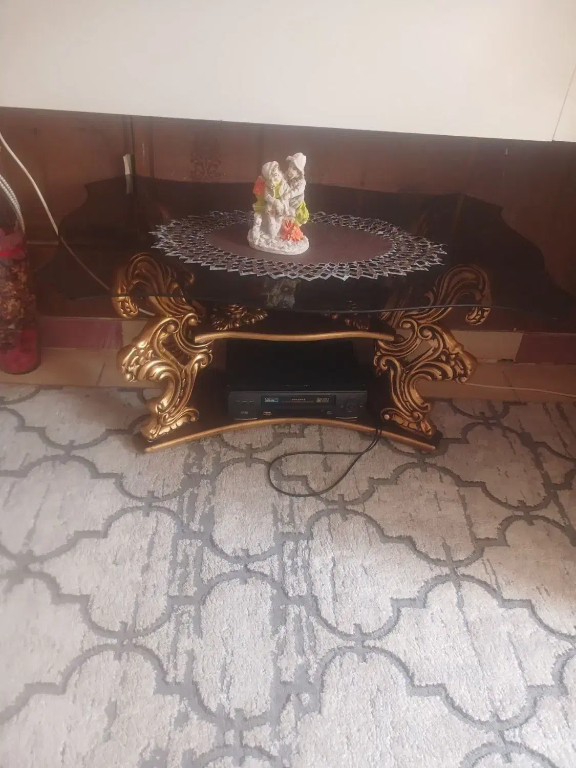 میز و عسلی زیبا و سلطنتی|مبلمان خانگی و میز عسلی|صحنه, |دیوار