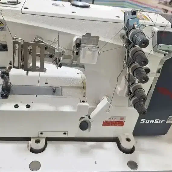 چرخ میاندوز در حد نو|چرخ خیاطی و ریسندگی|درگزین, |دیوار