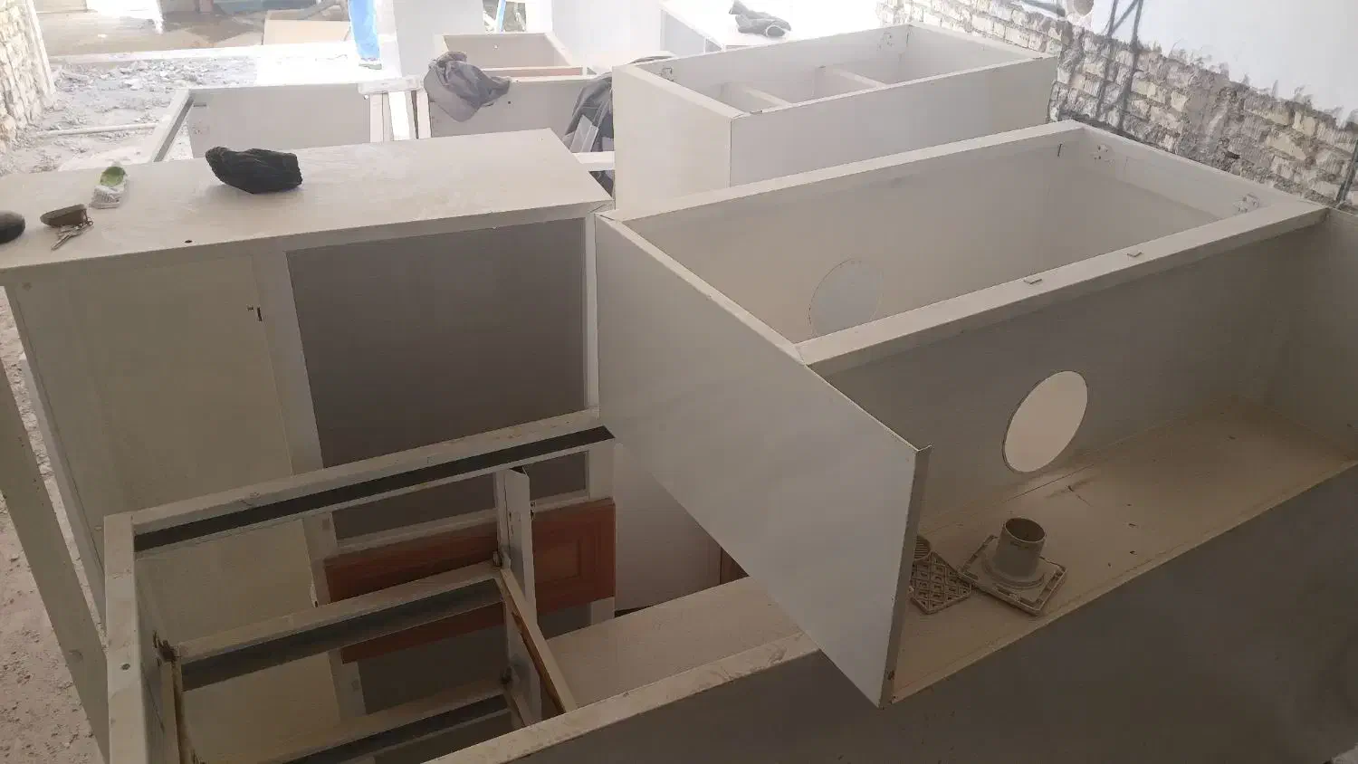 کابینت فلزی و آبگرمکن دیواری و سینک و هود|مصالح و تجهیزات ساختمان|آباده, |دیوار