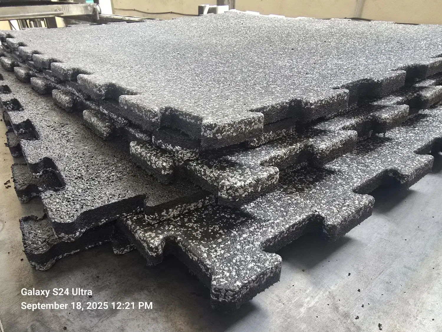 کفپوش گرانول لاستیکی گرانولی باشگاهی/GYM LUX FLOOR|تجهیزات ورزشی|تهران, سردارجنگل|دیوار