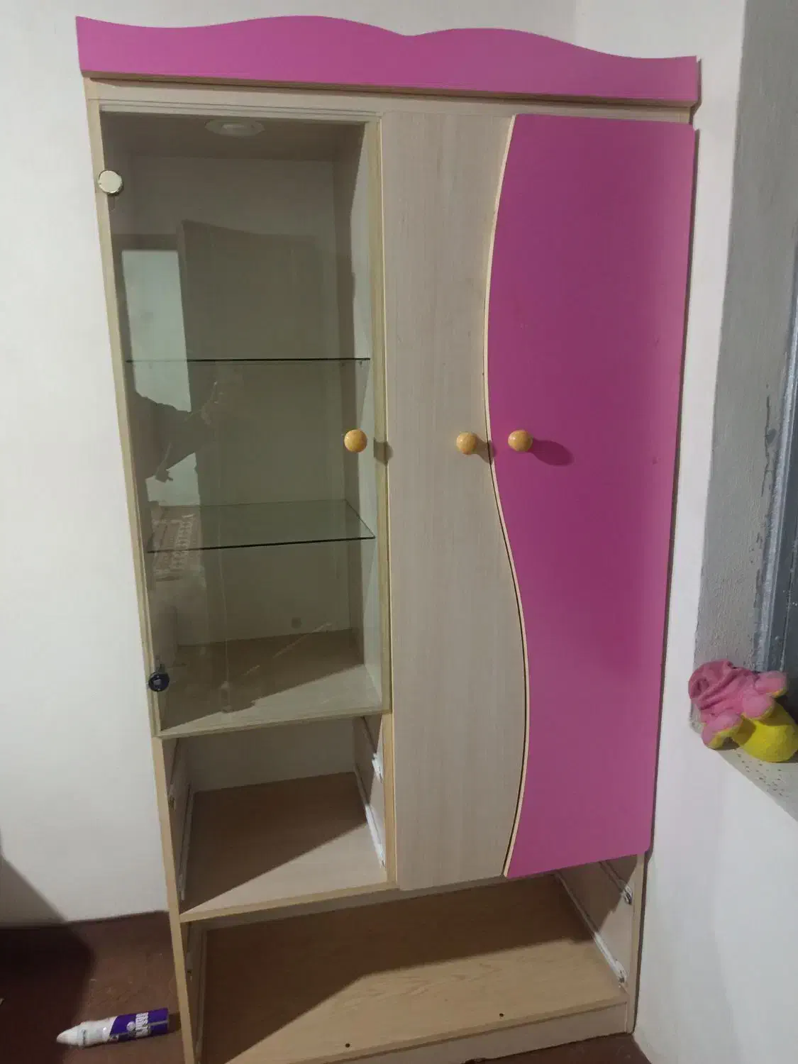 سلام یه کمد با قیمت خوب فقط ۸۰۰ لطفا پیام بدین فقط|جاکفشی، کمد، دراور|نوشهر, |دیوار