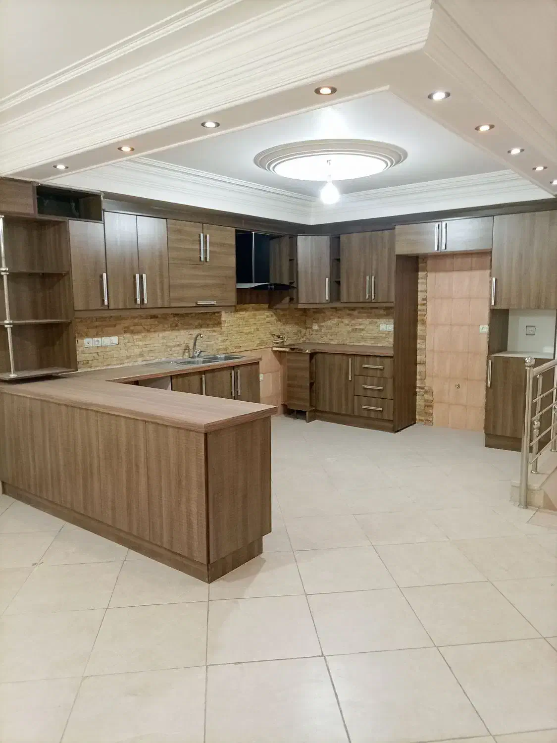 زیرزمین گلخانه ای/90متر/راه جدا/نبش بلوار الهیه|اجارهٔ خانه و ویلا|کاشان, شهرک امیرالمومنین|دیوار