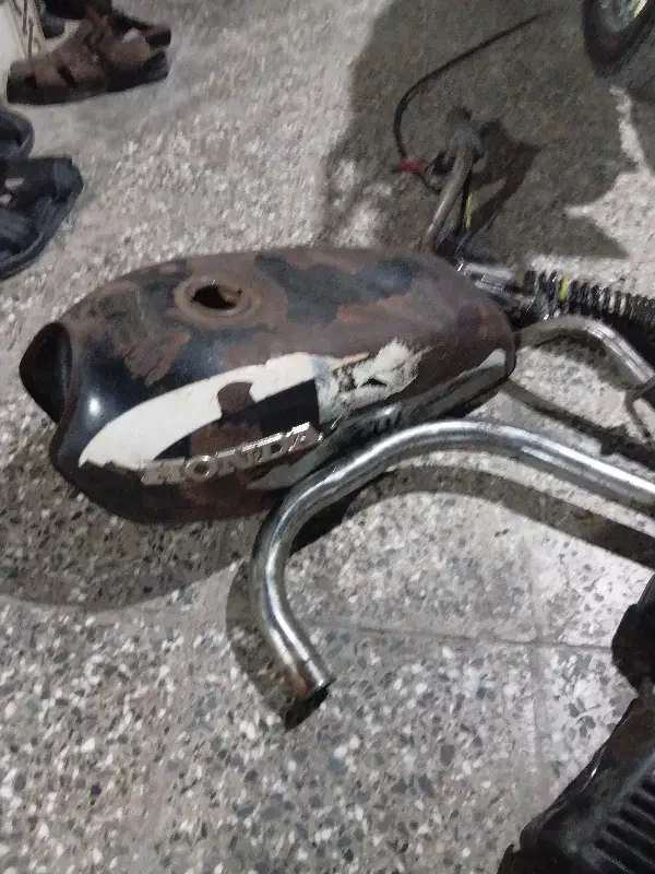 وسایل موتور سیکلت ۱۲۵|قطعات یدکی و لوازم جانبی|میناب, |دیوار