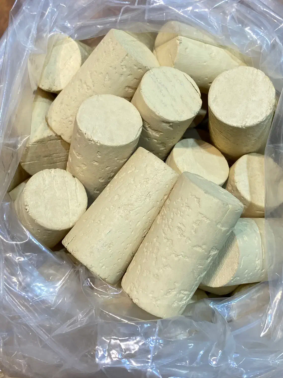 چوب پنبه انگوری استوانه مخروطی بطری|ظروف نگهدارنده، پلاستیکی، یک‌بارمصرف|تهران, بازار|دیوار