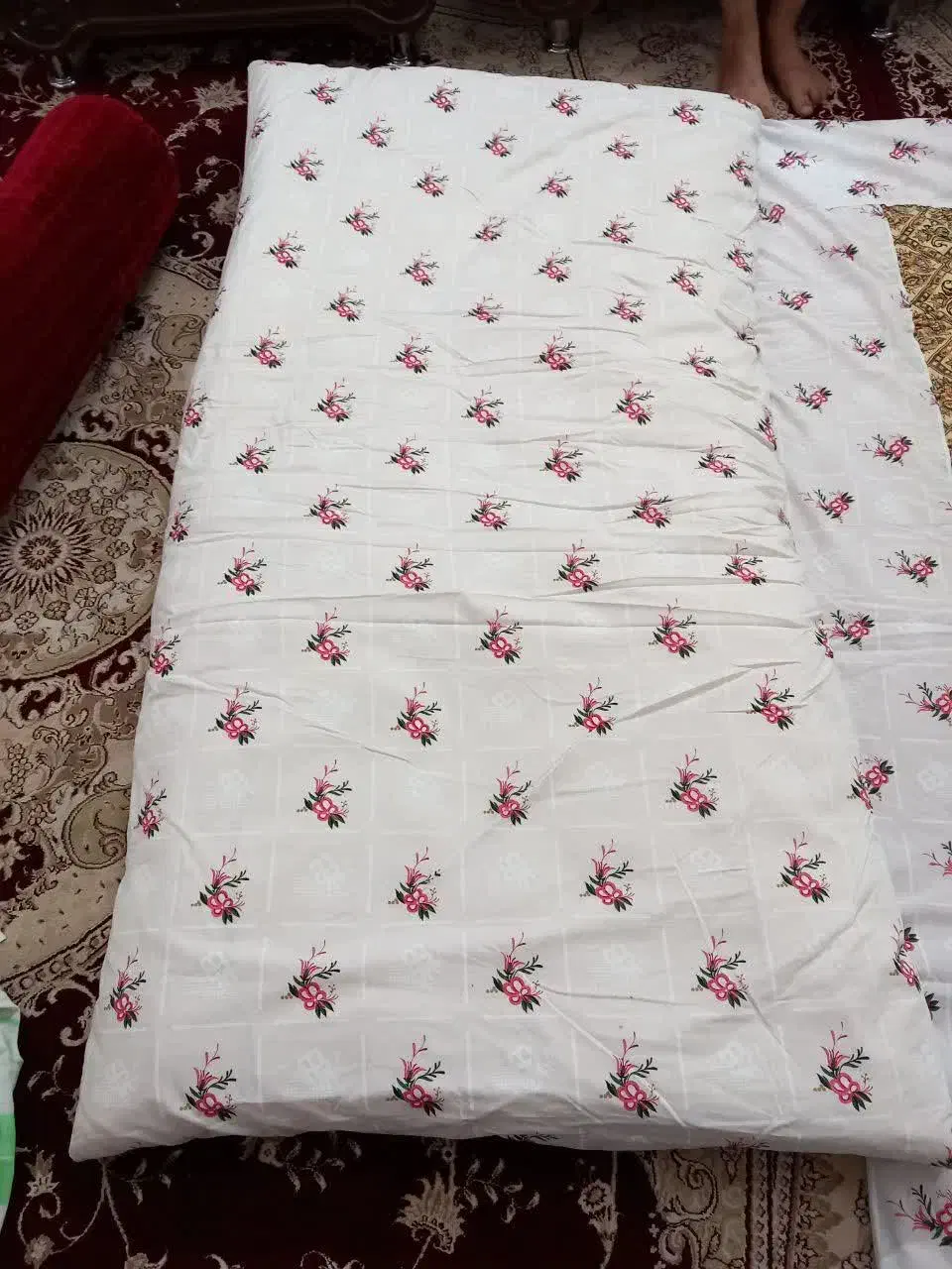 بالش و لحاف وتشک|رختخواب، بالش، پتو|میبد, |دیوار