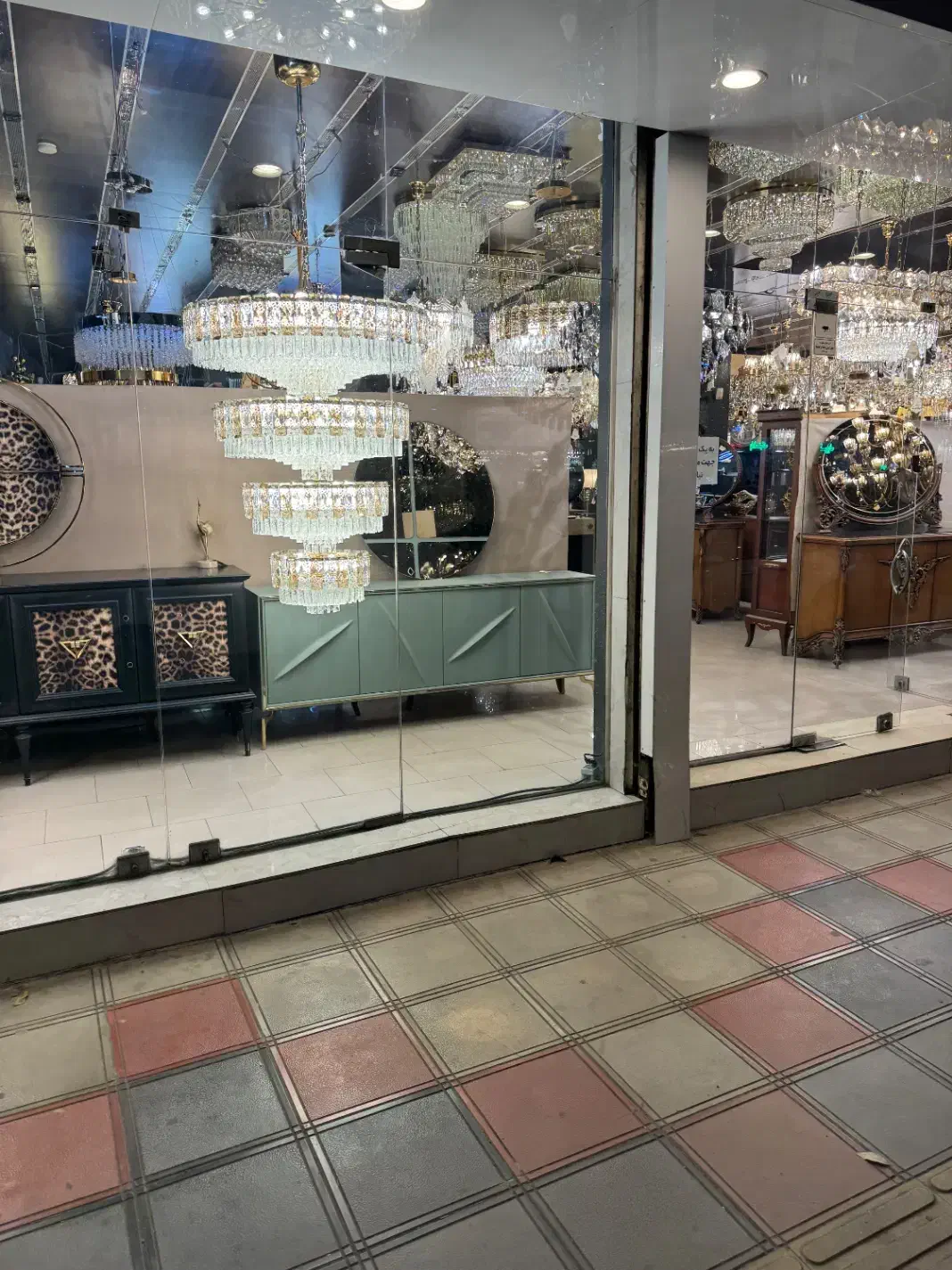 استخدام انباردار حقوق ثابت+پاداش+بیمه تسویه منظم|استخدام خدمات فروشگاه و رستوران|بابل, |دیوار