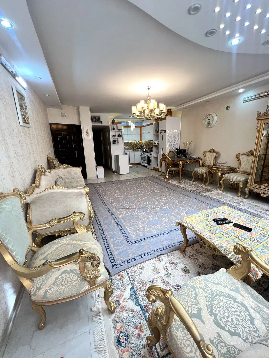 فروش آپارتمان تفکیکی با لوکیشن فوق العاده فاز یک|فروش آپارتمان|اصفهان, بهارستان|دیوار