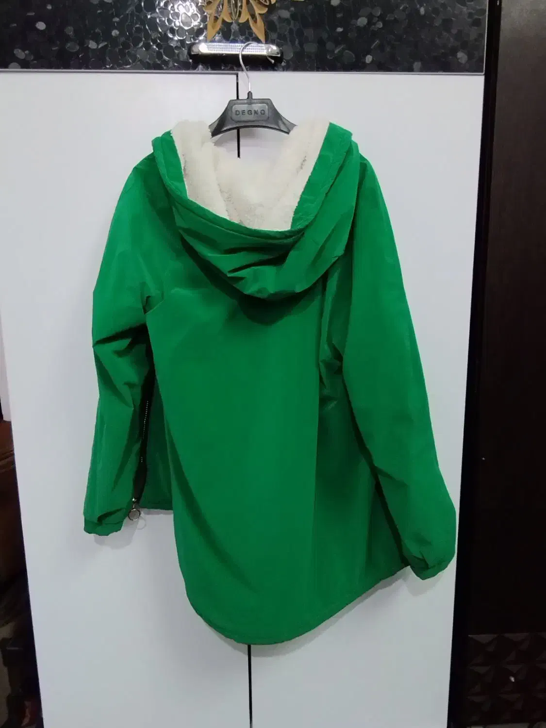 بارونی|لباس|قم, شهرک امام حسن|دیوار