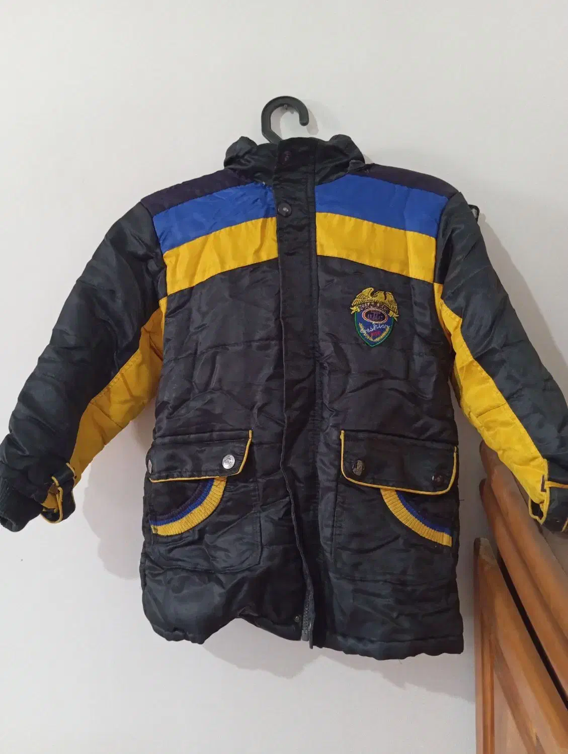 دوملولباس|لباس|تایباد, |دیوار