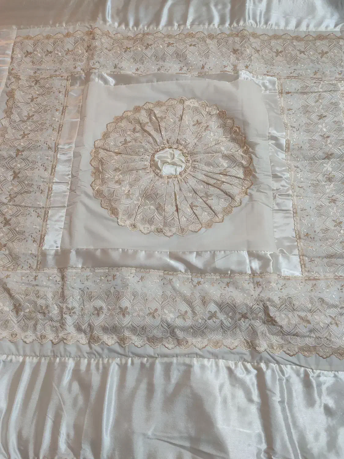 روتختی + ۲ تا کوسن+ ۲تا بالش|سرویس روتختی|دامغان, |دیوار