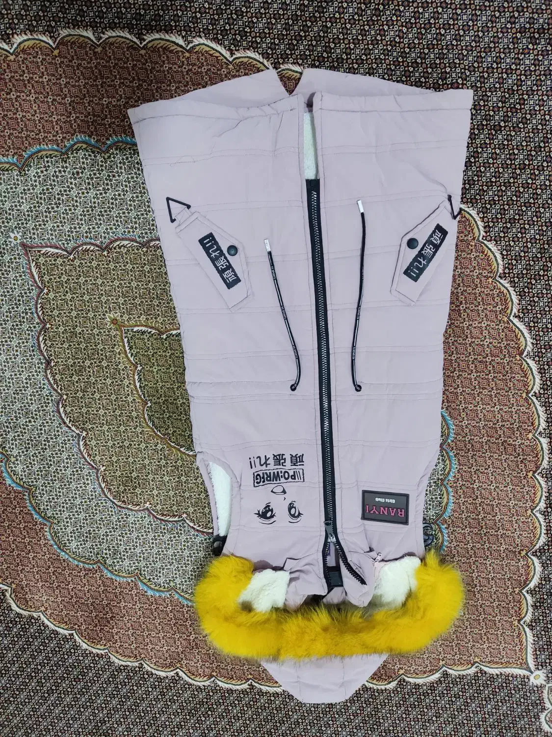 پافر دخترونه|لباس|شیراز, ماه فیروزان|دیوار