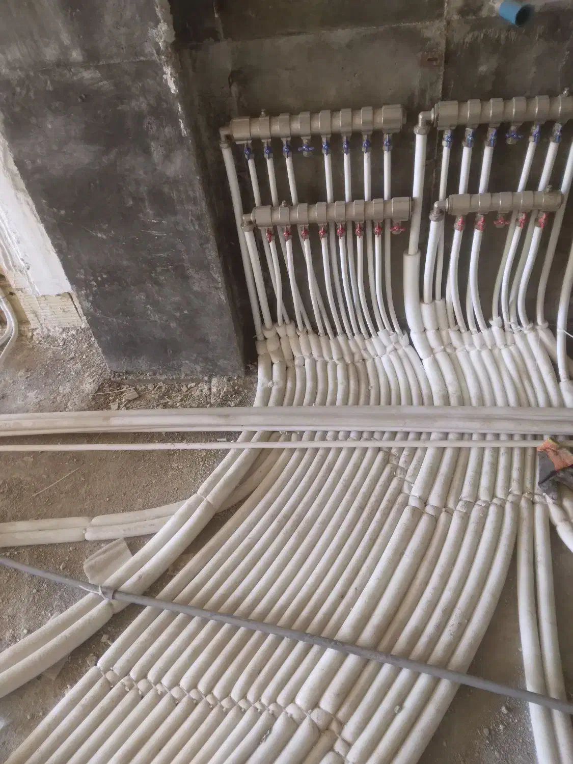 نیازمند شاگرد تاسیسات|استخدام معماری، عمران و ساختمانی|شیراز, شهرک مطهری|دیوار