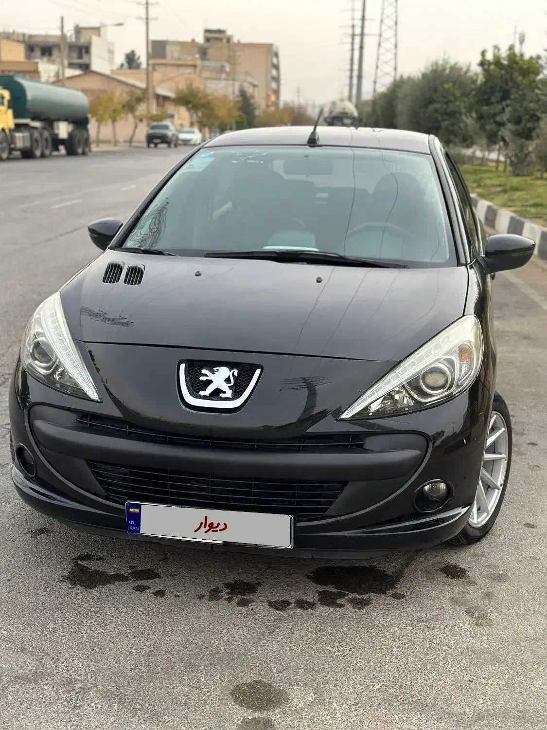 207 سقف فلز 1401 دنده ای|خودرو سواری و وانت|شیراز, شهرک مهدیه|دیوار