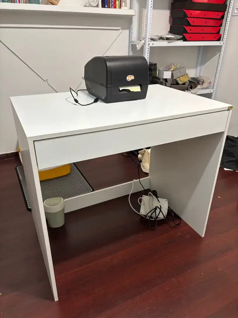 میز ام دی اف در حد نو|میز تحریر و کامپیوتر|شیراز, باغ تخت|دیوار