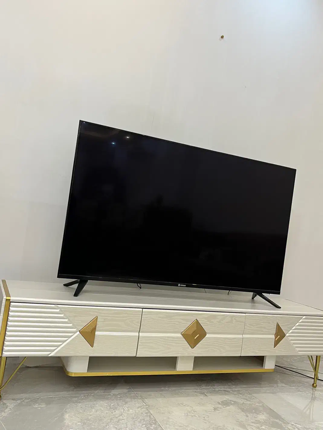 آینه کنسول و میز تی وی کاملا نو|میز تلویزیون|ارومیه, |دیوار