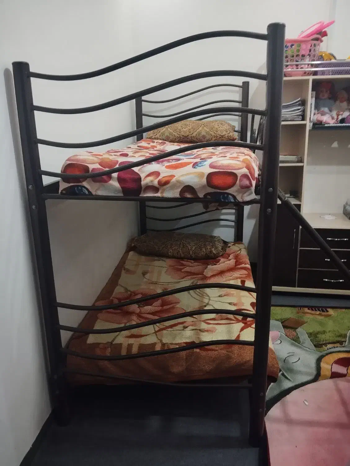 تخت خواب دوطبقه فلزی محکم دو عدد|تخت و سرویس خواب|خمینیشهر, |دیوار