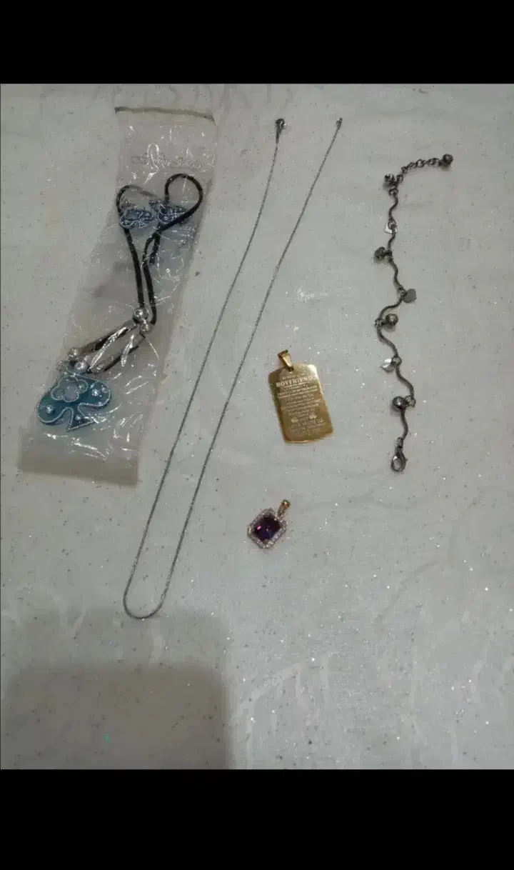 بدلیجات|بدلیجات|شیراز, فرگاز|دیوار