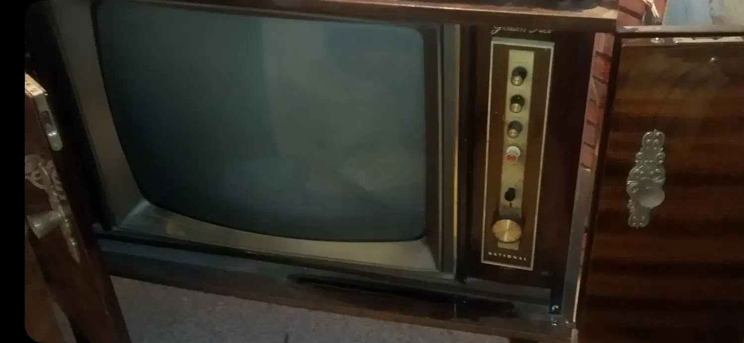 تلویزیون عتیقه مبله قدیمی|تلویزیون و پروژکتور|آباده, |دیوار