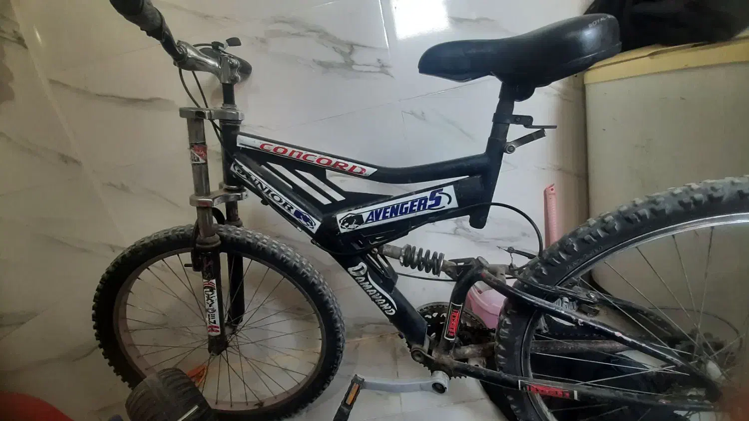 دوچرخه|دوچرخه، اسکیت، اسکوتر|نی‌ریز, |دیوار