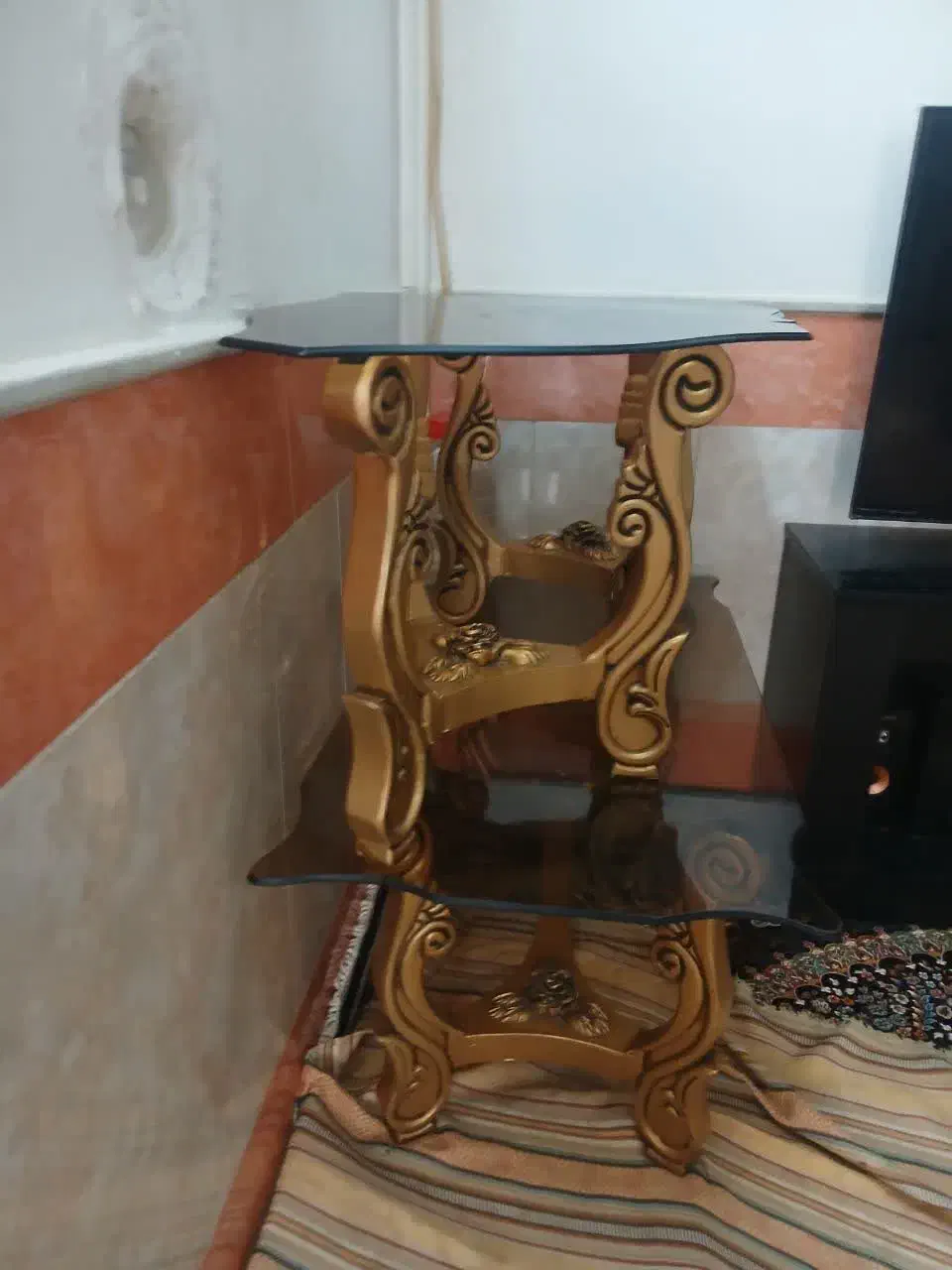 میز عسلی|مبلمان خانگی و میز عسلی|قم, قلعه کامکار|دیوار