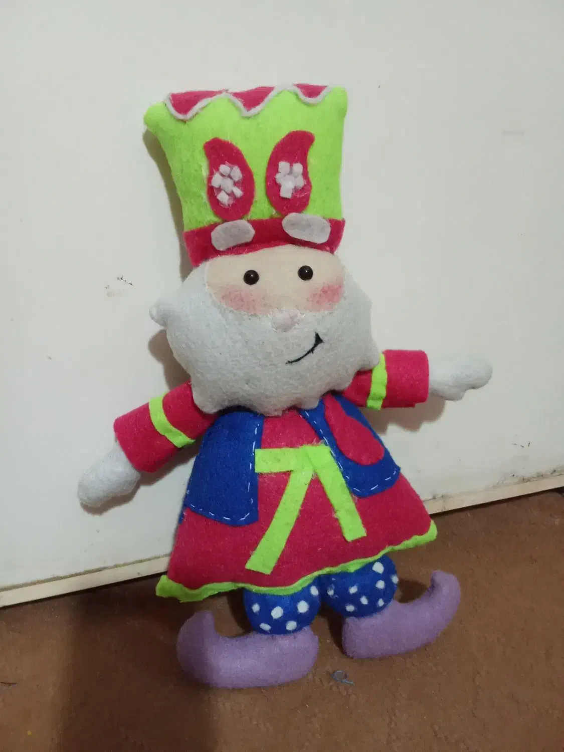 عروسک|اسباببازی|شیروان (خراسان), |دیوار