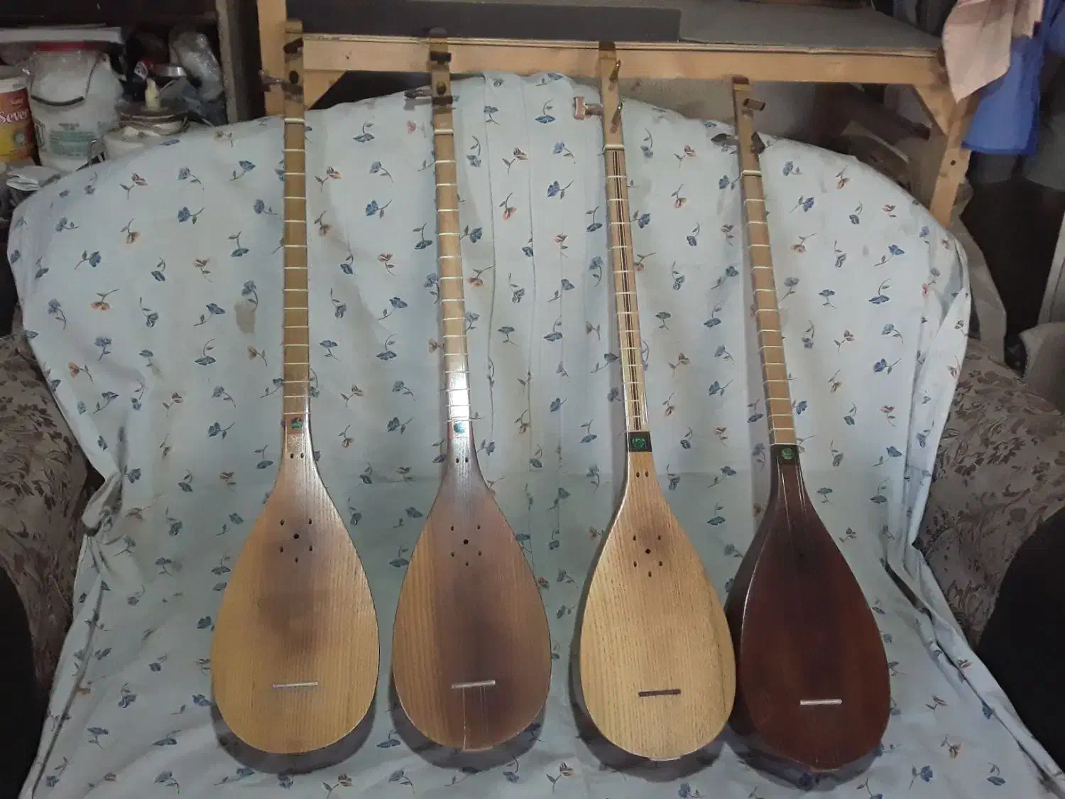 تنبور|سازهای سنتی|همدان, |دیوار