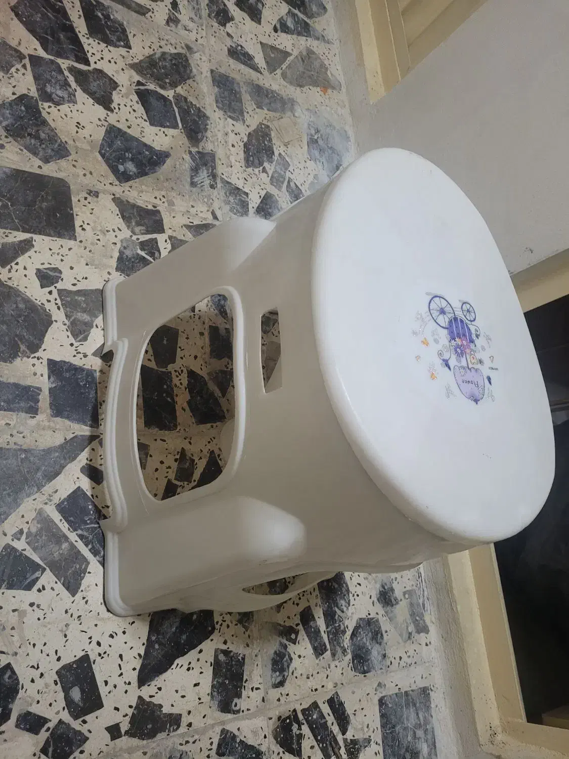 توالت فرنگی در حد نو|لوازم سرویس بهداشتی|چالوس, |دیوار