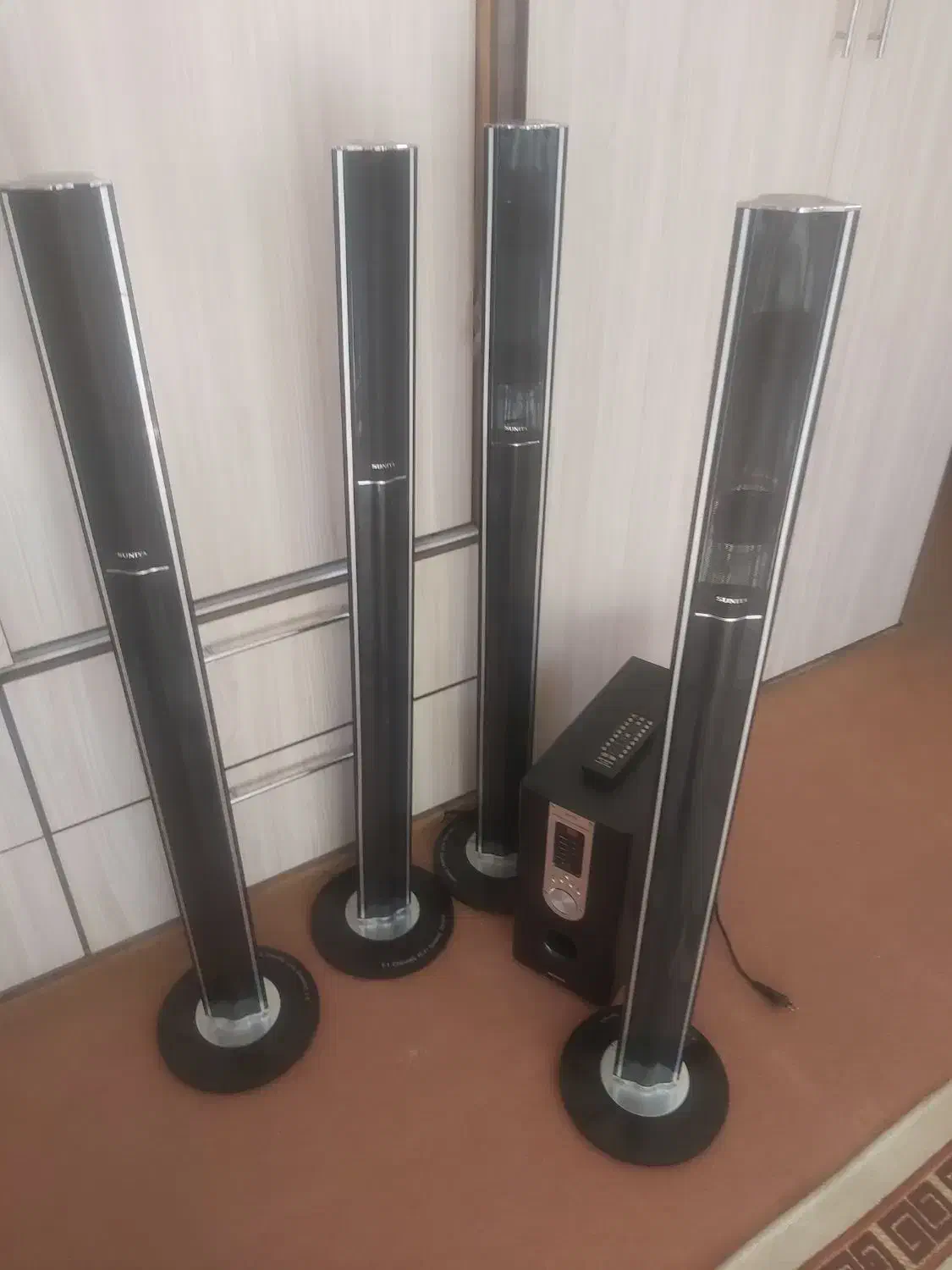 پخش صوت.|سیستم صوتی خانگی|مهاجران, |دیوار