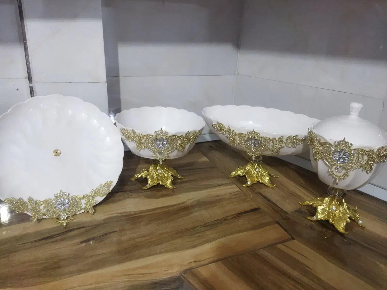 سرویس پذیرایی 5 عدد|ظروف سرو و پذیرایی|تربتحیدریه, آغوی|دیوار