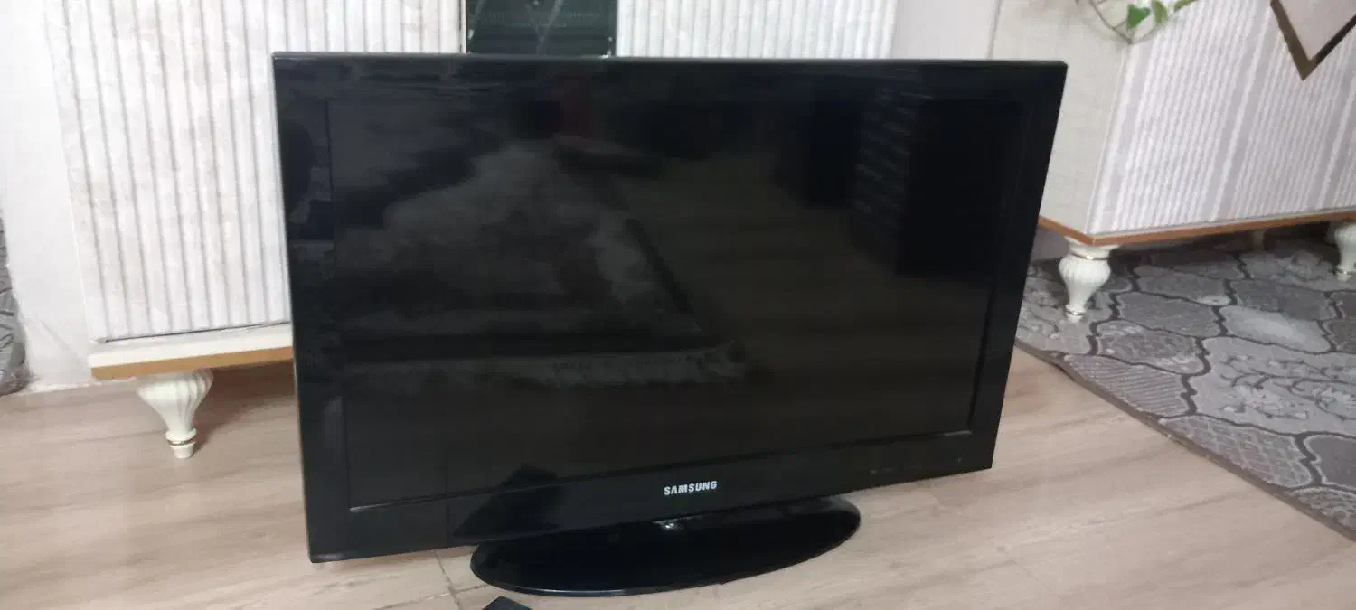 تلوزیون سامسونگ ۳۲|تلویزیون و پروژکتور|پرند, فاز ۶|دیوار