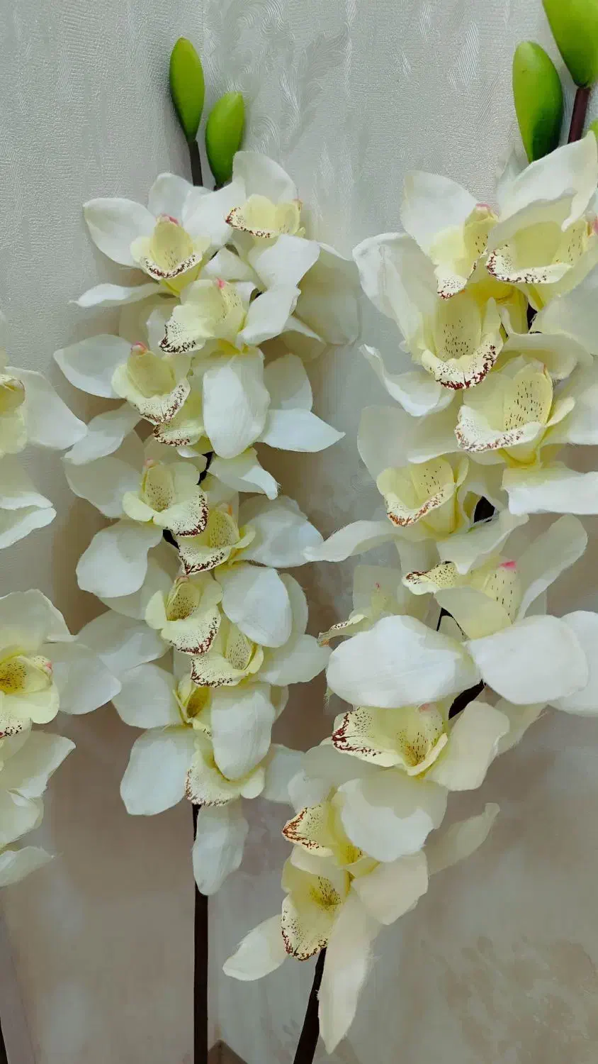 سه شاخه گل ارکیده مصنوعی پایه بلند|گل مصنوعی|صدرا-فارس, فاز ۱|دیوار