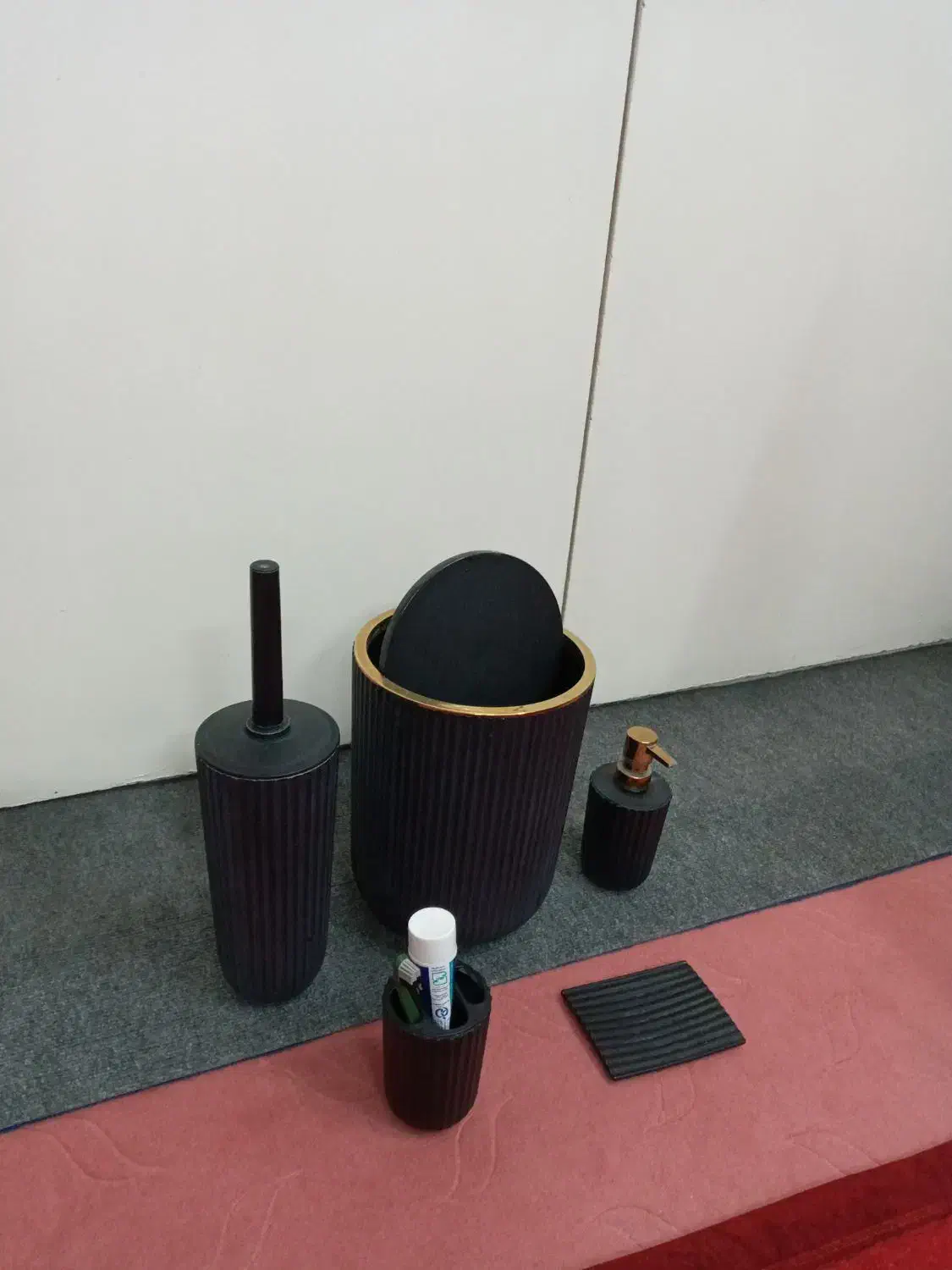 سطل آشغال و فرچه سرویس بهداشتی|لوازم سرویس بهداشتی|تهران, شهرک رضویه|دیوار