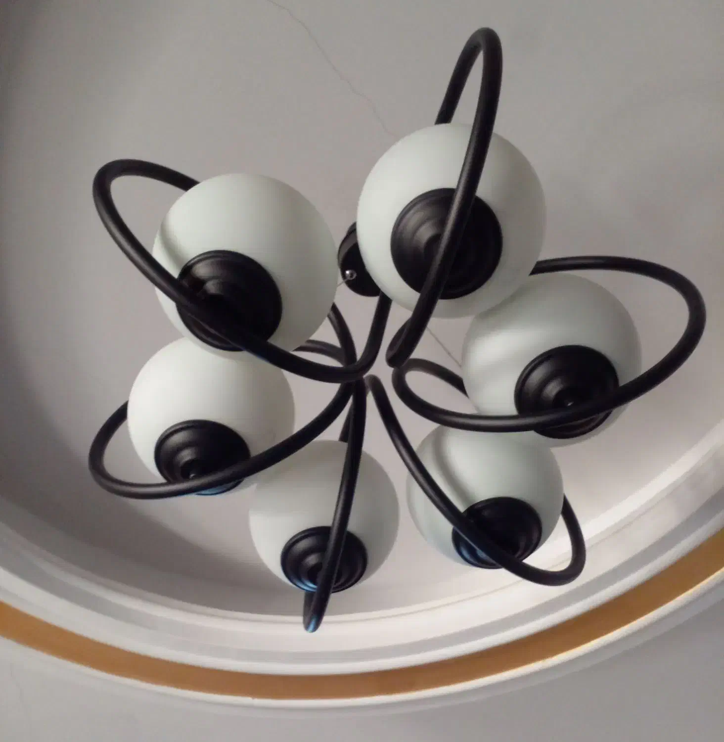 لوستر|لوستر و چراغ آویز|اندیشه, اندیشه فاز ۱|دیوار