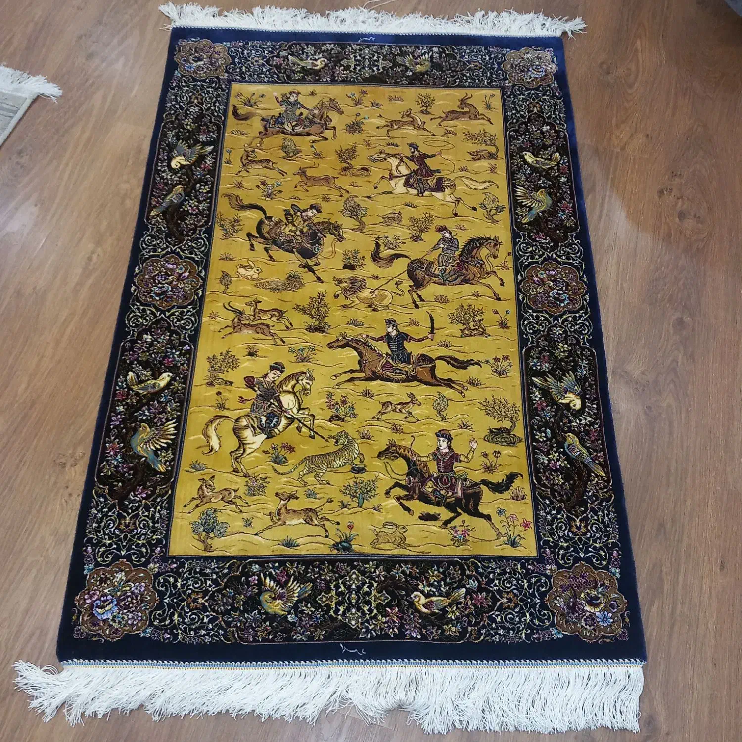 فرش تابلو فرش ابریشم ماشینی شکارگاه بافت قم نو|تابلو فرش|تهران, درختی|دیوار