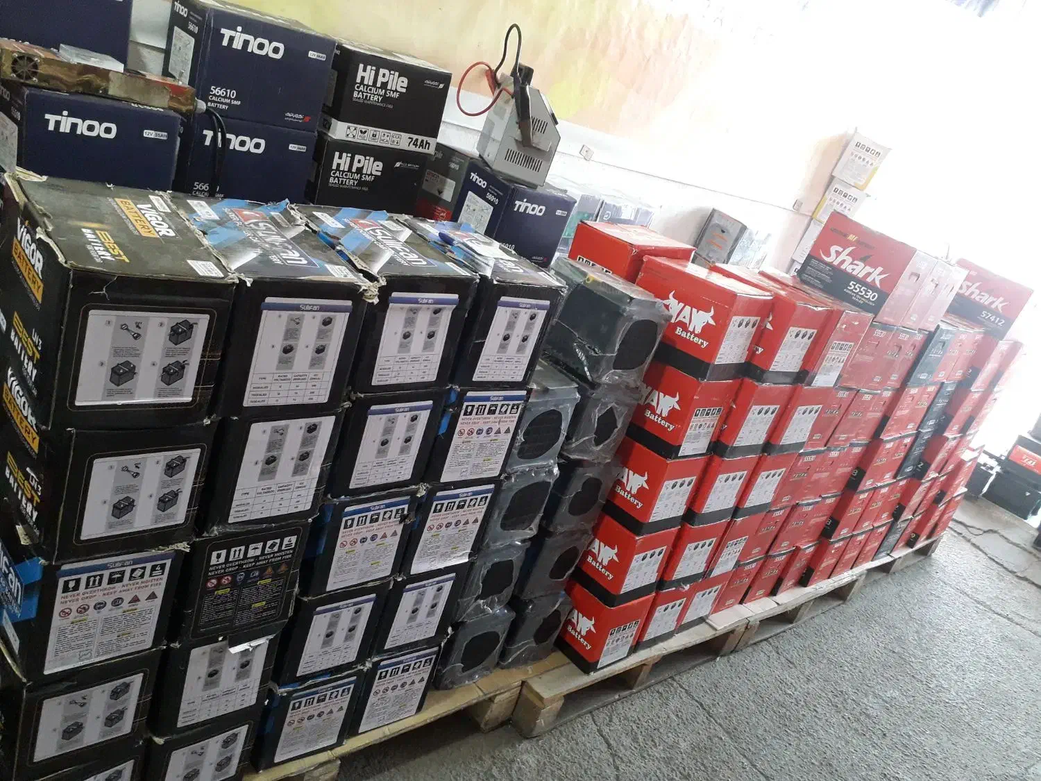 انواع باتری خودروبدون پیش بصورت 24ساعته درخدمتیم|قطعات یدکی و لوازم جانبی|رشت, نیروی دریایی|دیوار