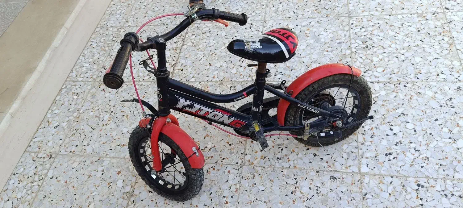 دو چرخه|دوچرخه، اسکیت، اسکوتر|لار, |دیوار