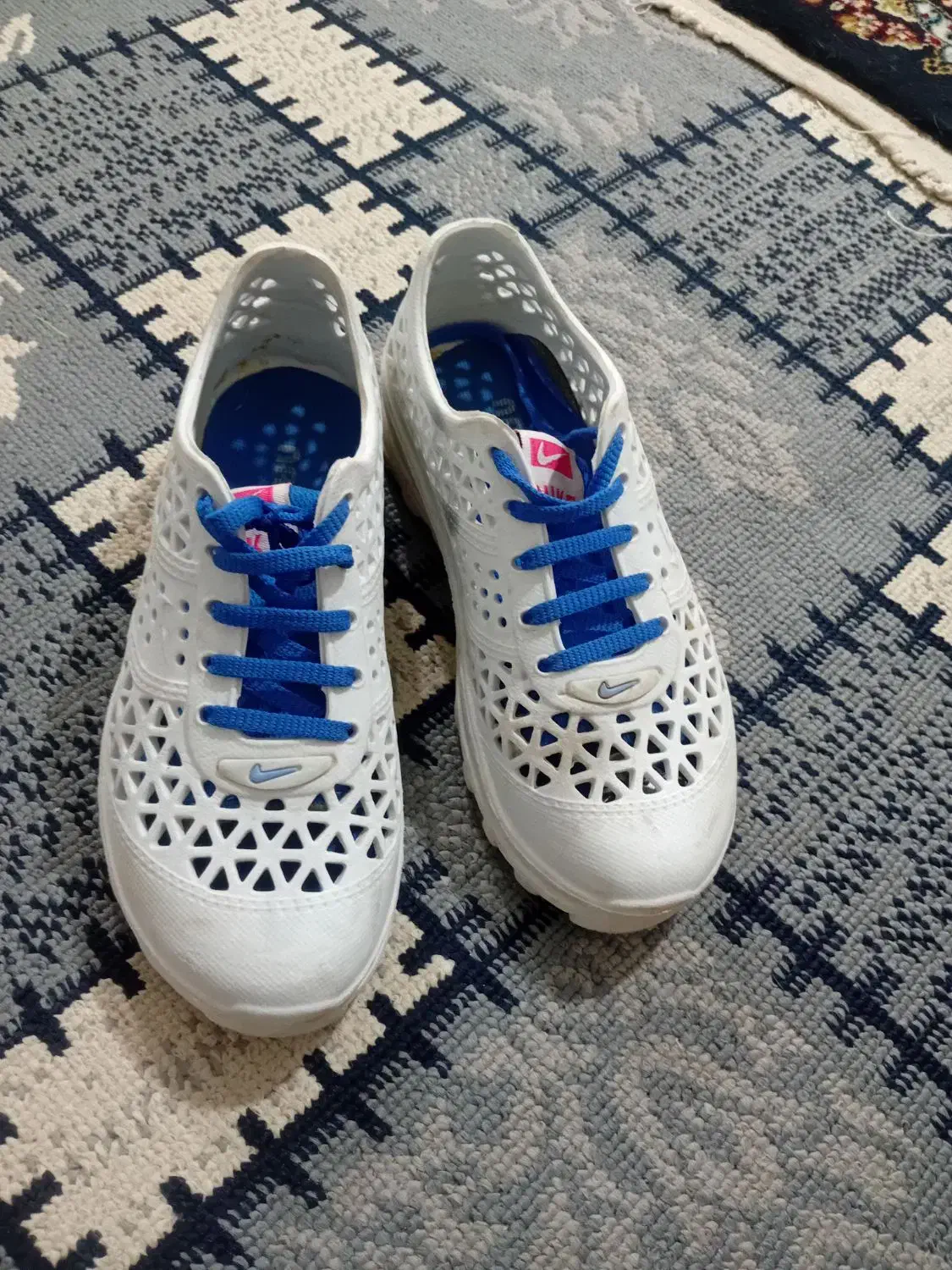 کفش|کیف، کفش، کمربند|نیشابور, طالقانی|دیوار