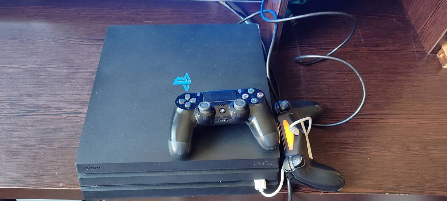 Ps4 pro 1 tr|کنسول، بازی ویدئویی و آنلاین|اسلام‌شهر, شهرک لاله|دیوار