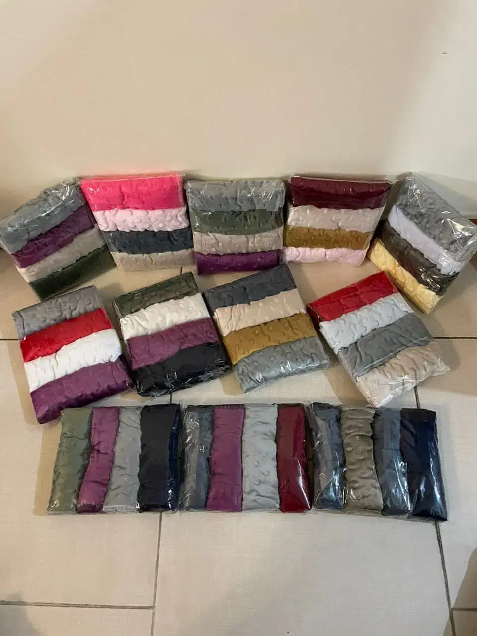 تیکه پارچه مخمل حبابی|لوازم خیاطی و بافتنی|تهران, یافت آباد جنوبی|دیوار