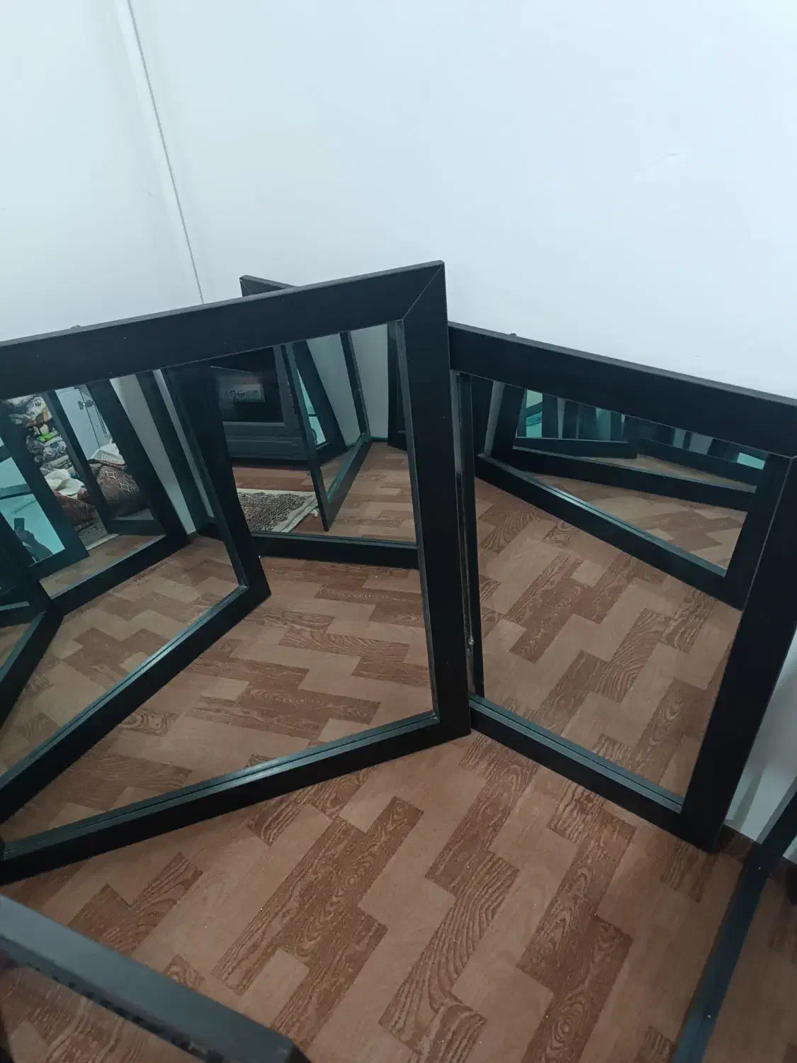 آینه|آینه|ارومیه, |دیوار