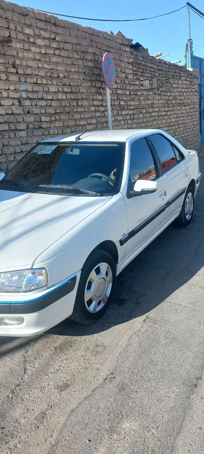 پژوپارس ۱۴۰۰ سال|خودرو سواری و وانت|اصفهان, باغ دریاچه|دیوار