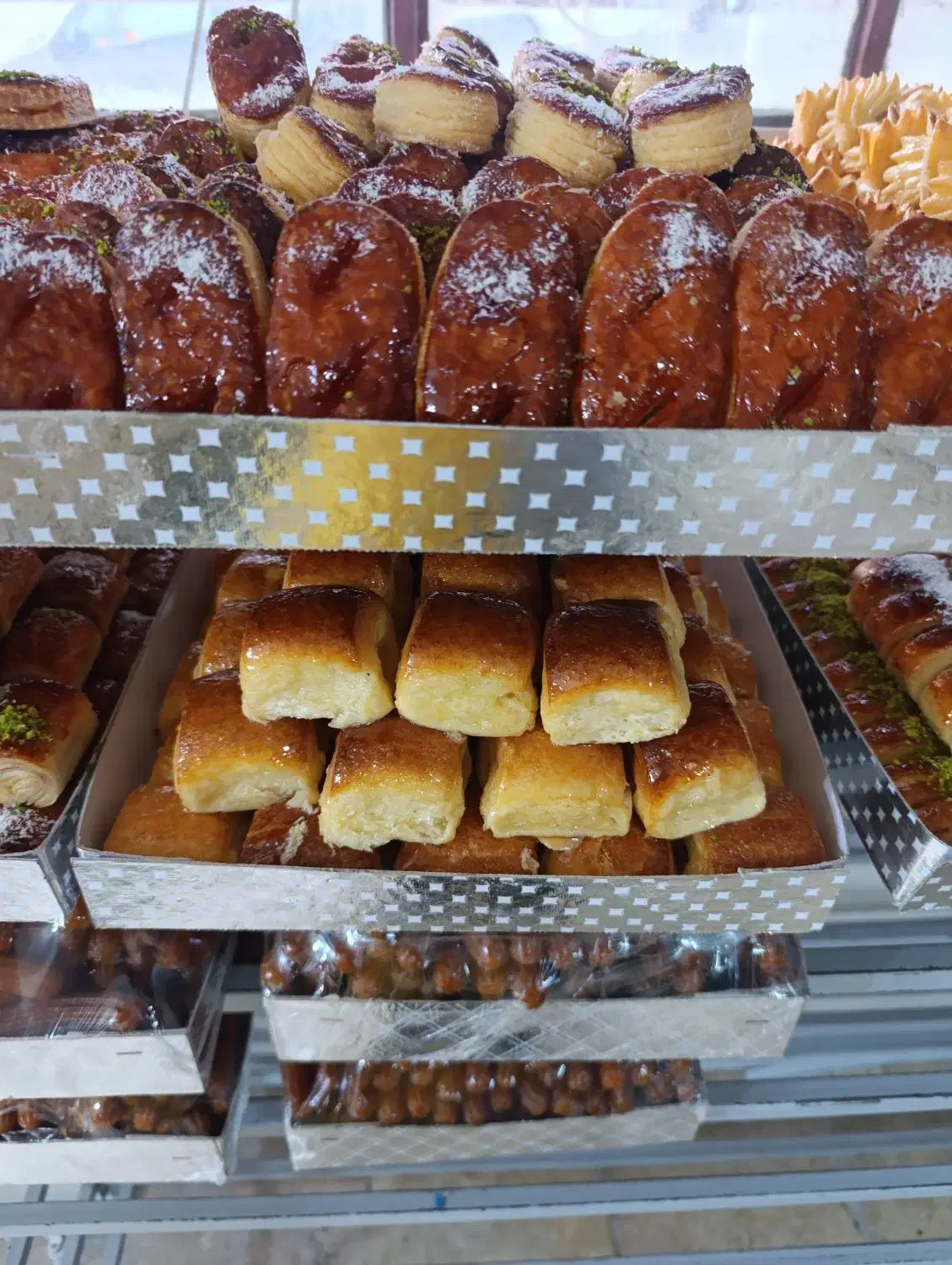 شیرینی عمده کیلویی 190|خوردنی و آشامیدنی|کرج, محمود آباد|دیوار