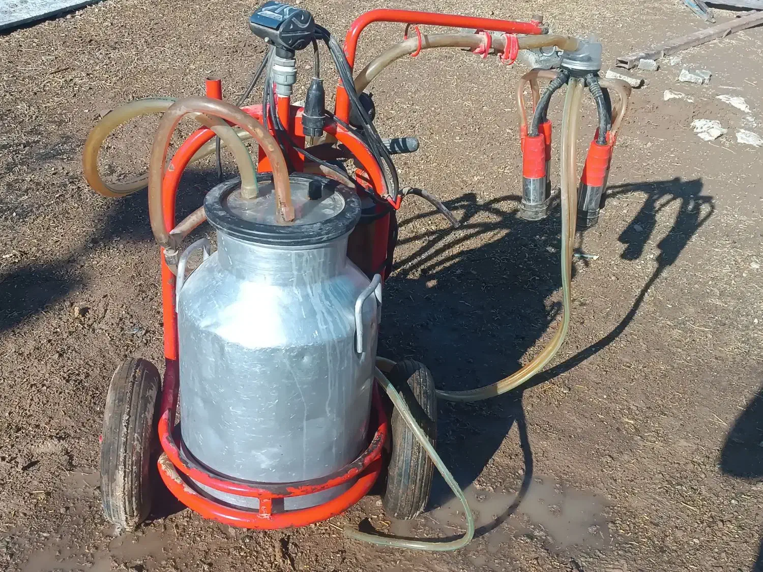 شیردوش دوواحده|لوازم جانبی حیوانات|مرودشت, فیروزی|دیوار