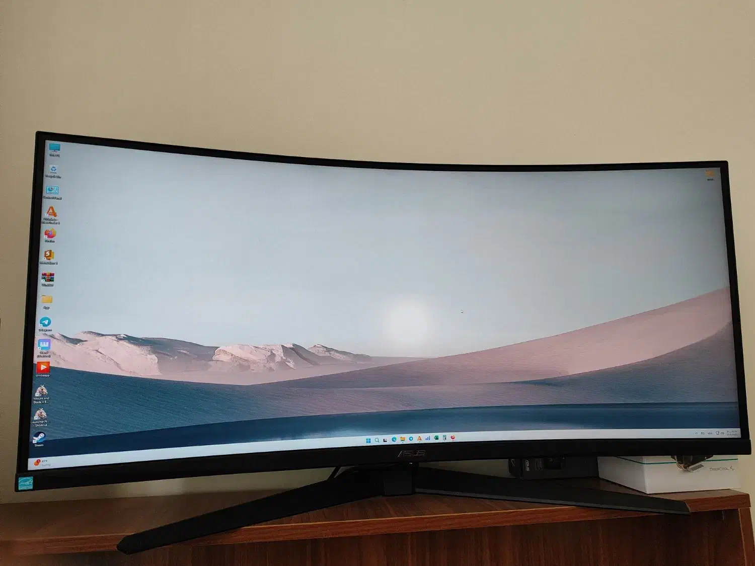 مانیتور ایسوس ۳۴ اینچ خمیده|قطعات و لوازم جانبی رایانه|قم, یزدان‌شهر|دیوار